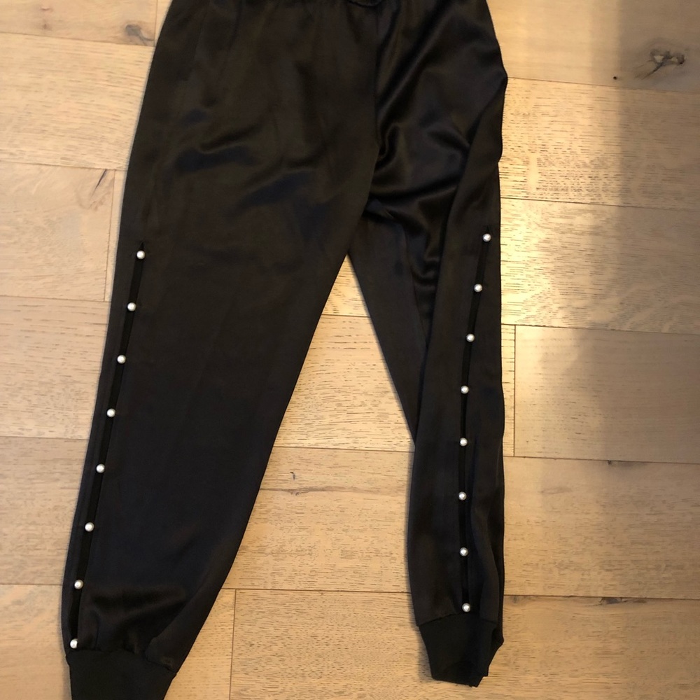 Alice & Olivia black silk jogger
